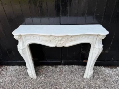 Cheminée de style Louis XV en marbre de Carrare vers 1880