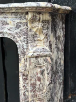 Cheminée de style Louis XV en marbre Brocatelle, vers 1880