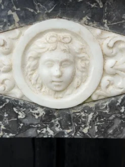 Cheminée directoire en marbre gris Sainte-Anne, début XIXème siècle