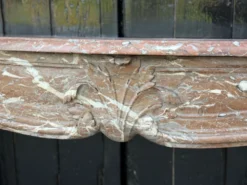 Cheminée Louis XV en marbre de Rance du XVIIIème siècle