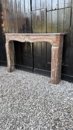 Cheminée Louis XV en marbre de Rance du XVIIIème siècle