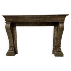 Cheminée Napoléon III a pieds griffes en marbre moucheté XIX siècle