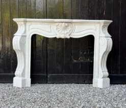 Cheminée Napoléon III en marbre blanc de Carrare, vers 1880