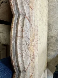 Cheminée pompadour en marbre jaune de Trets style Louis XV 19e siècle