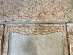 Cheminée pompadour en marbre jaune de Trets style Louis XV 19e siècle