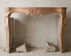 Cheminée XVIII en pierre de Prety (Bourgogne)