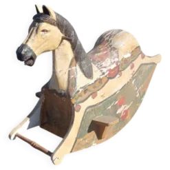 Cheval à bascule ancien
