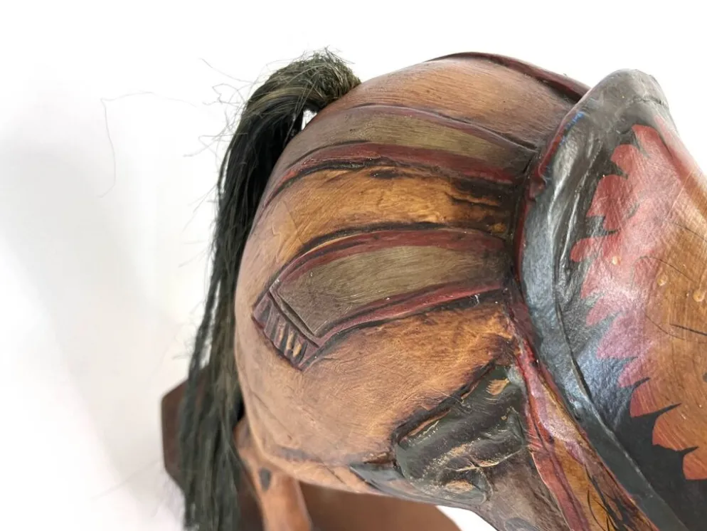 Cheval à bascule ancien en bois peint – Grand modèle décoratif sur roulette