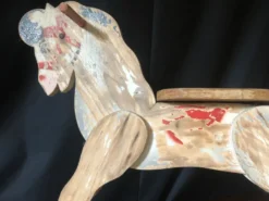 Cheval à bascule avec roulettes