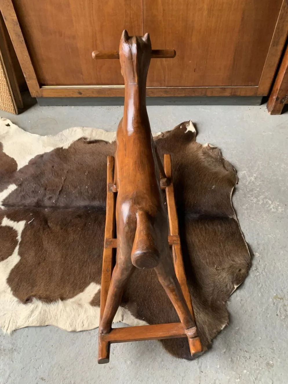 Cheval à bascule en bois
