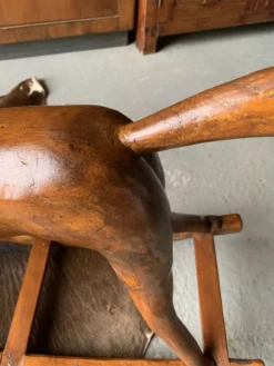 Cheval à bascule en bois