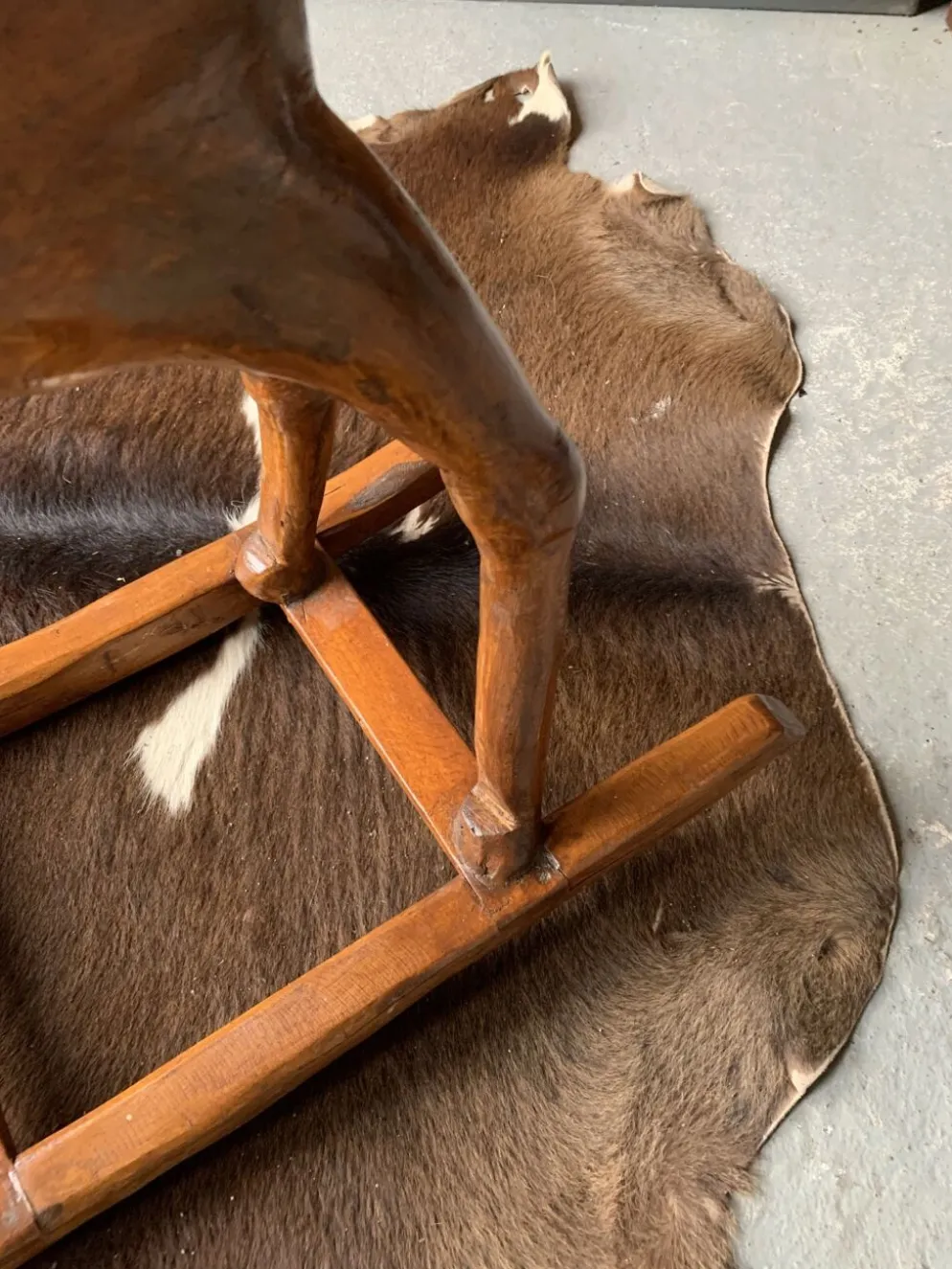 Cheval à bascule en bois