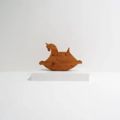 Cheval à bascule en pin massif des années 1970, jouet pour enfant