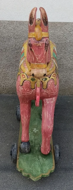 Cheval en bois