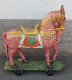 Cheval en bois