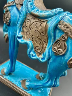 Cheval en céramique émaillée craquelée vintage