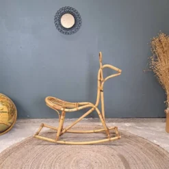 Cheval en rotin