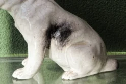 Chien, bouledogue, en terre cuite de Bavent
