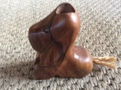 Chien en bois