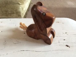 Chien en bois