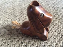 Chien en bois