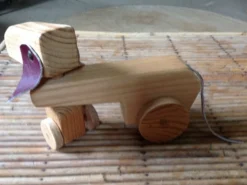 Chien en bois