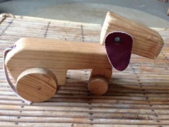 Chien en bois