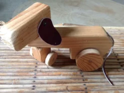 Chien en bois