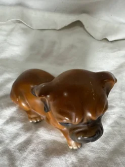 Chien en céramique