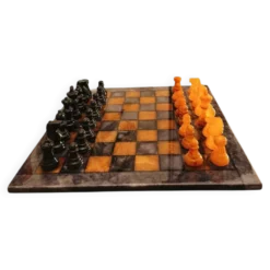 Échiquier de luxe vintage des années 1970 en véritable albâtre de Volterra - Agate noire et ambre - Fabriqué en Italie