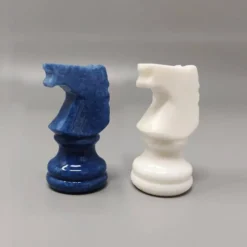 Échiquier en albâtre Volterra italien vintage des années 1970 - bleu cobalt et blanc