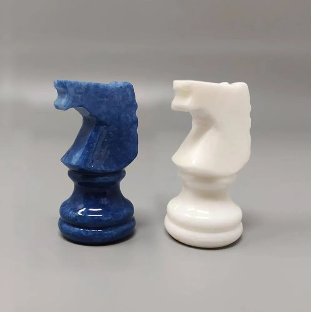 Échiquier en albâtre Volterra italien vintage des années 1970 - bleu cobalt et blanc
