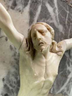 Christ en ivoire, fin XIXème siècle en ordre de CITES