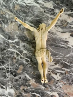 Christ en ivoire, fin XIXème siècle en ordre de CITES