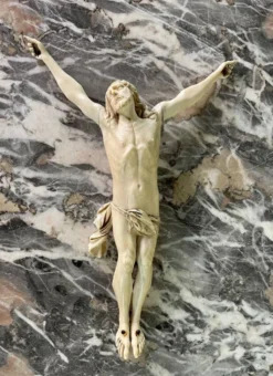 Christ en ivoire, fin XIXème siècle en ordre de CITES