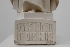« Christ Roi dans notre maison » Statue en plâtre, Belgique, vers 1920