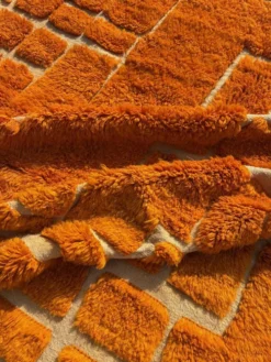 Clementine - Tapis berbère orange en laine sur mesure