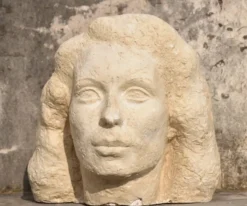 École française (monogrammé MB), Tête de femme (vers 1940)