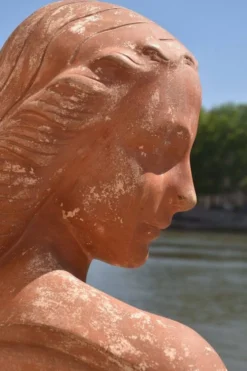 École française, Tête de femme (vers 1920)