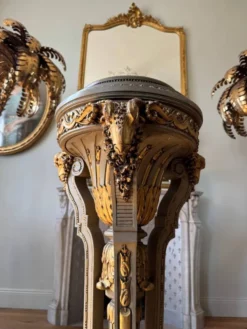 Colonne “aux boucs” de style Louis XVI d’époque Napoléon III