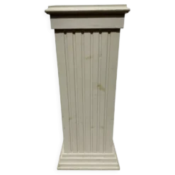 Colonne carrée de présentation en hetre patiné XX siècle