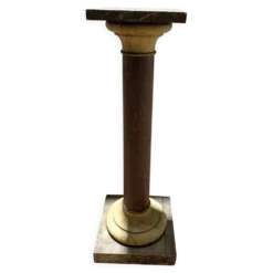 Colonne de présentation de style Louis XVI en hetre patiné XX siècle