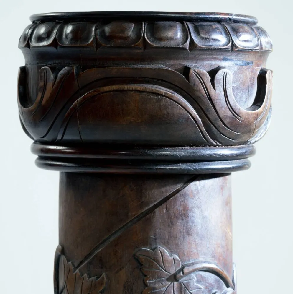 Colonne en acajou sculpté à la main, années 1950