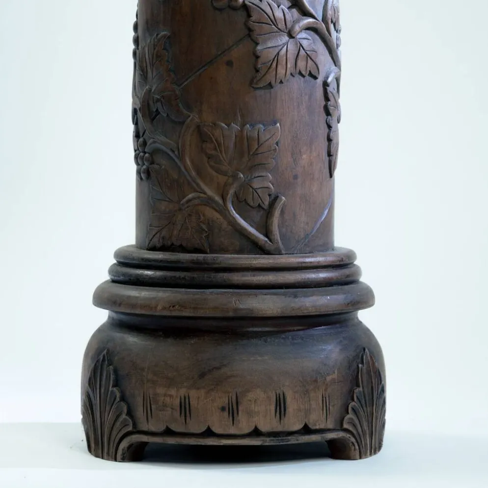 Colonne en acajou sculpté à la main, années 1950