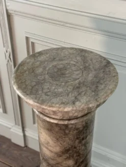 Colonne en albâtre, vers 1880