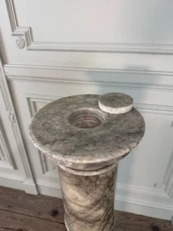 Colonne en albâtre, vers 1880