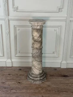 Colonne en albâtre, vers 1880
