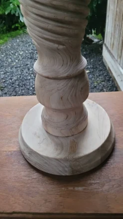 Colonne en bois