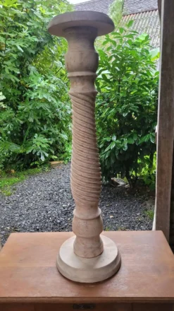 Colonne en bois