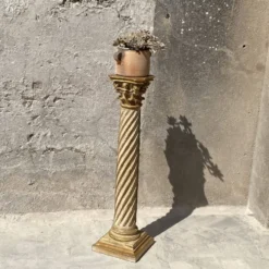 Colonne en bois style corinthien avec dorures